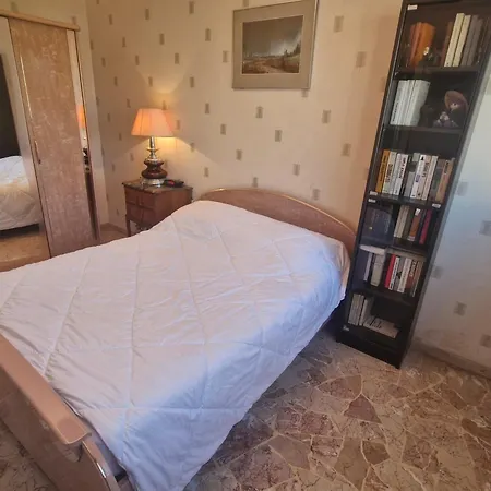 Beau 2 Pieces Climatise Avec Terrasse Et Piscine, Proche Centre - Fr-1-780-85 Apartment *