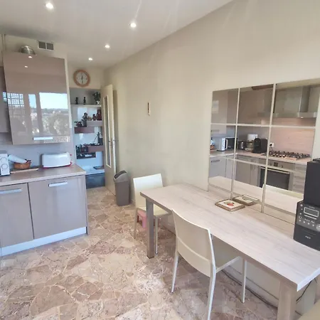 Apartment Beau 2 Pieces Climatise Avec Terrasse Et Piscine, Proche Centre - Fr-1-780-85
