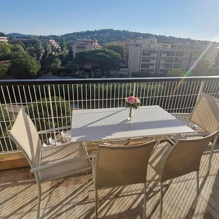 Beau 2 Pieces Climatise Avec Terrasse Et Piscine, Proche Centre - Fr-1-780-85 Sainte-Maxime