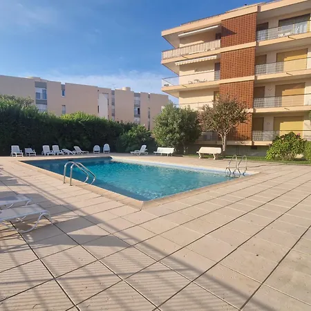 Beau 2 Pieces Climatise Avec Terrasse Et Piscine, Proche Centre - Fr-1-780-85